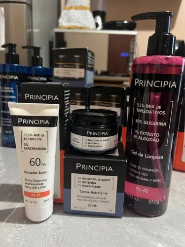 Kit principia pra pele sensível com protetor solar, gel de limpeza e creme hidrante