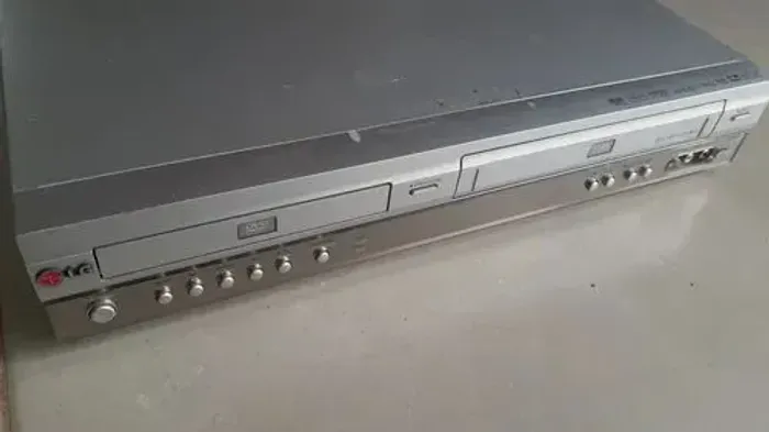 APARELHO VHS E DVD LG 