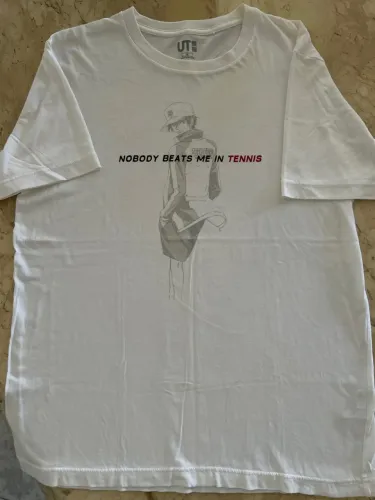 Camiseta oficial da coleção Manga UT da Uniqlo