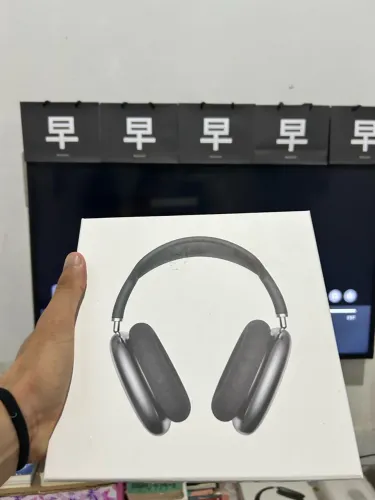 AirPod Pro Max