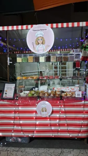 VENDO BALCÃO DE VIDRO COM DIVISÓRIA PARA FESTIVAL DE TORTAS