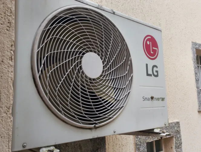 Ar condicionado LG inverter 18000 BTUs frio