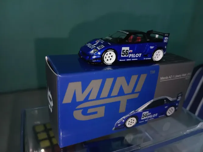 Mini gt & expositor