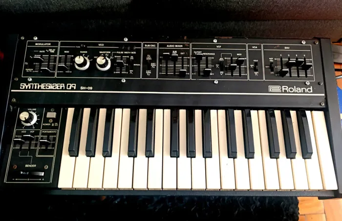 Roland Sintetizador analógico SH-09