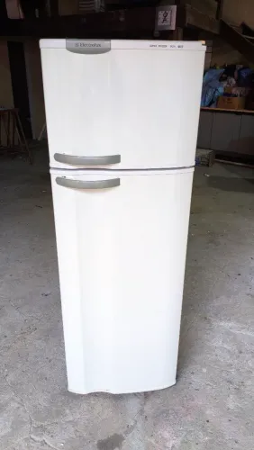 Geladeira Electrolux 127v