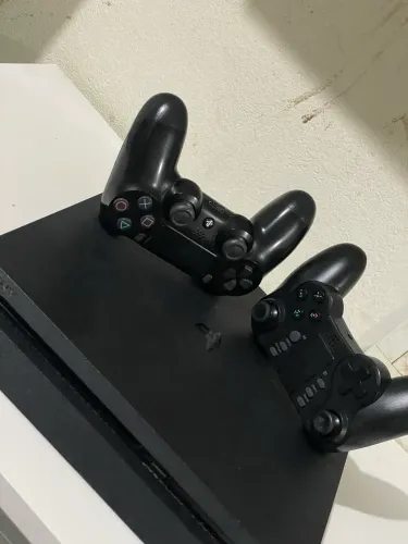 V/T PS4 1TB