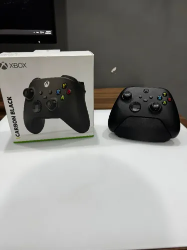 Controle Carbon Black Xbox Series com Suporte
