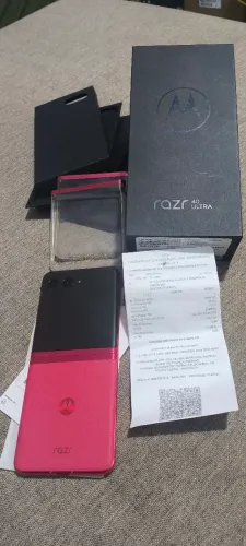 Motorola RAZR 40 ultra retirada de peças