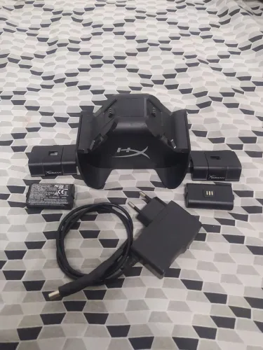 2 Baterias + Base de carregamento da HyperX para controles Xbox One, S e X!!!