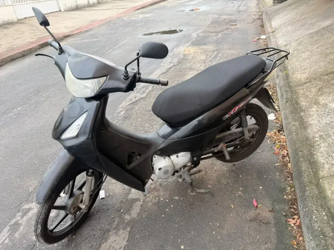 Biz ES<br>- 2007/2008<br>- 71393 km rodado<br>- Pneus Novos<br>- Revisada