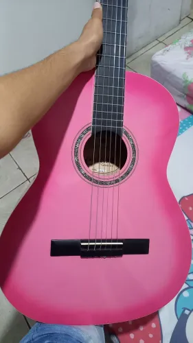 Vende-se esse violão