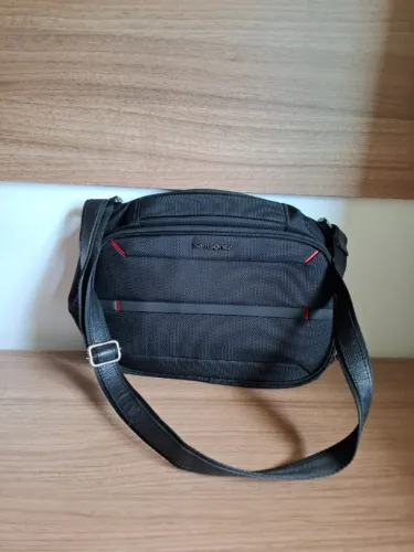 Mala de mão Samsonite grande preta