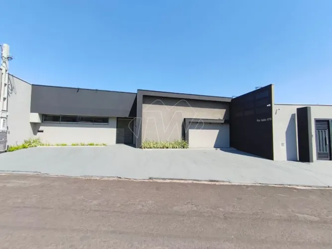 Locação de Comercial / Salão na cidade de Araraquara