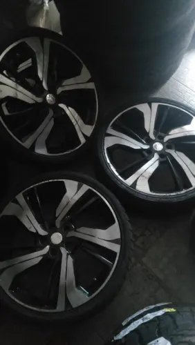 Rodas aros 20 com pneus seminovos
