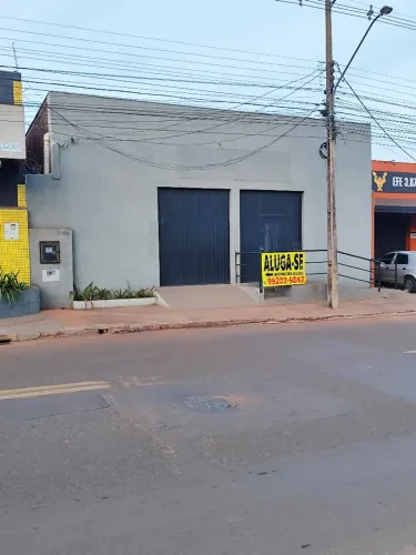 Salão comercial avenida três barras