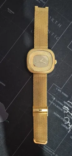 Relógio Chilli Beans dourado edição limitada