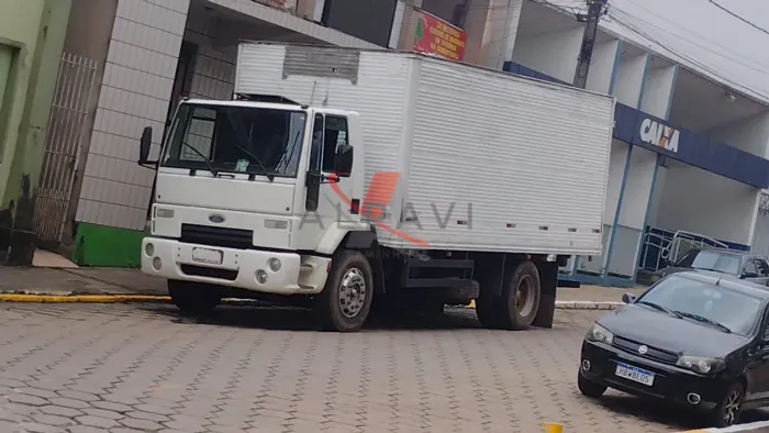 Ford Cargo 1717 2005 Bau 6,5m<br>