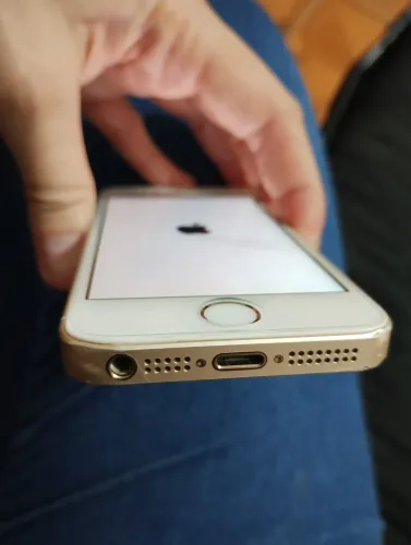 iPhone 5s- semi novo 
