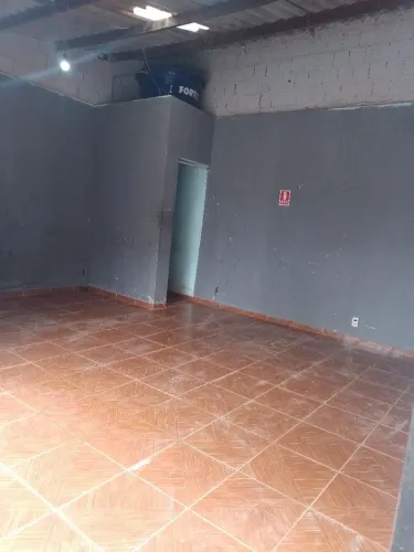 Alugo loja , bem localizada no barragem 2 