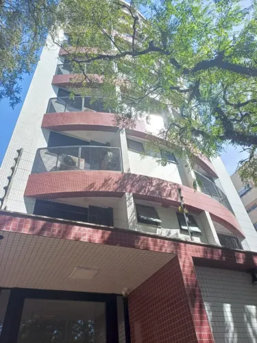 Imóvel para venda possui 66 metros quadrados com 2 quartos em Zona 07 - Maringá - PR