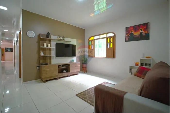 Casa à venda - 3 suítes e 1 quarto - Bairro Mangueirão