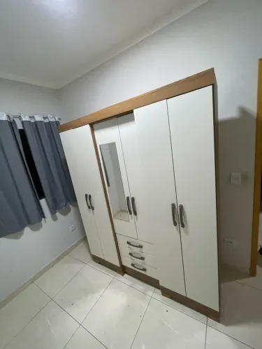 Vendo guarda roupa em bom estado ! entrega e montagem grátis