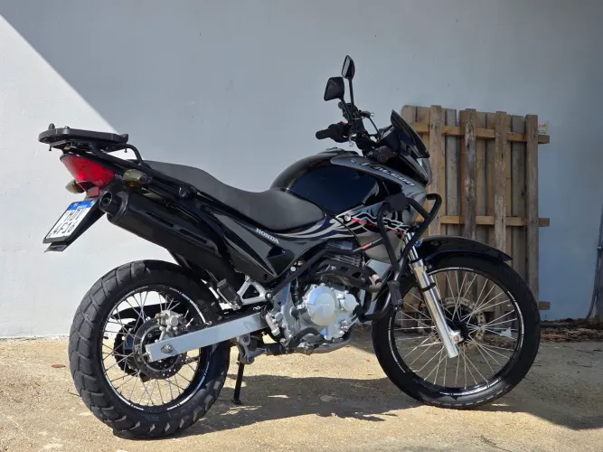 Falcon 400 2006 com acessórios 