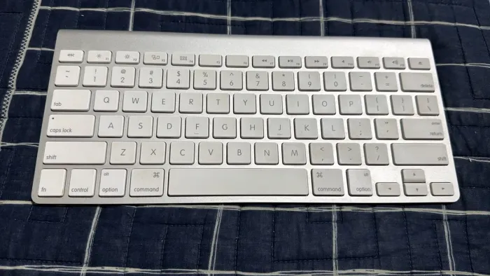 Teclado iMac (a pilha) conexão Bluetooth