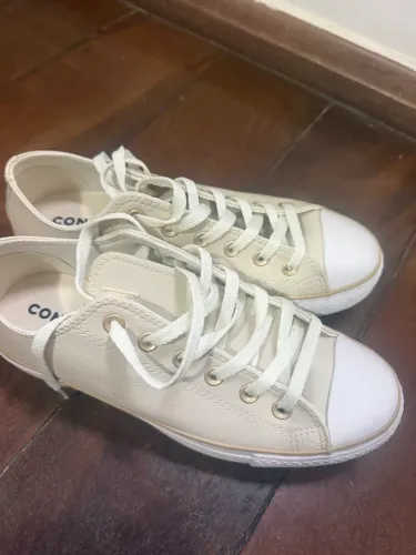 2 tênis Converse