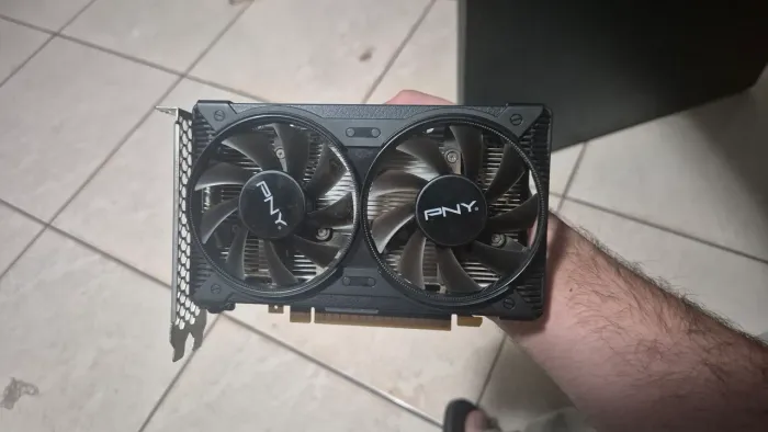 Placa de video Geforce GTX 1650 4gb PNY funcionando perfeitamente