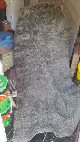 Tapete grande cinza pelo alto