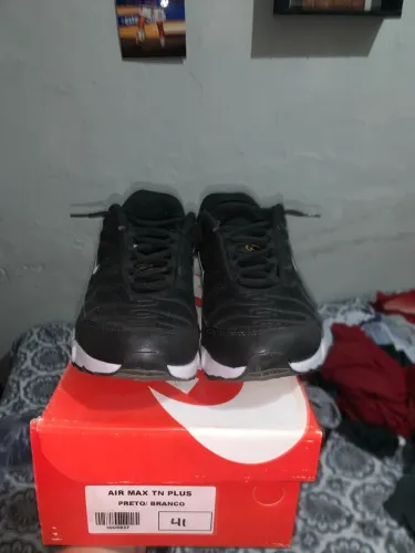 AIR MAX TN PLUS PRETO/BRANCO tamanho 41