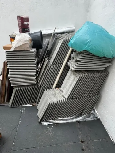 Aproximadamente 400 telhas de CONCRETO, super barato