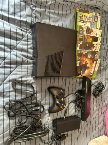 Xbox 360 Slim Desbloqueado + Kinect + 7 Jogos Originais