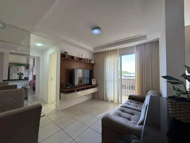 Apartamento com 2/4 - Condomínio com Infraestrutura - Itapuã