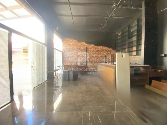 Sala/LOJA Comercial 80m2 para alugar no Best Center Guaporé no Quinta da Primavera