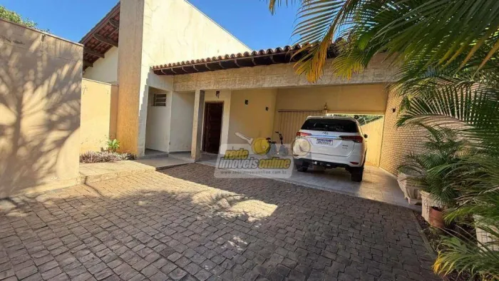Casa com 5 dormitórios para alugar, 309 m² por R$ 7.189,53/mês - Mercês - Uberaba/MG