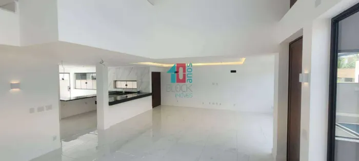 Recreio dos Bandeirantes | Casa de Condomínio 5 quartos, sendo 4 suites