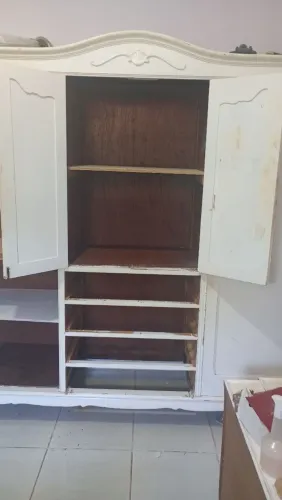 GUARDA ROUPA ANTIGO