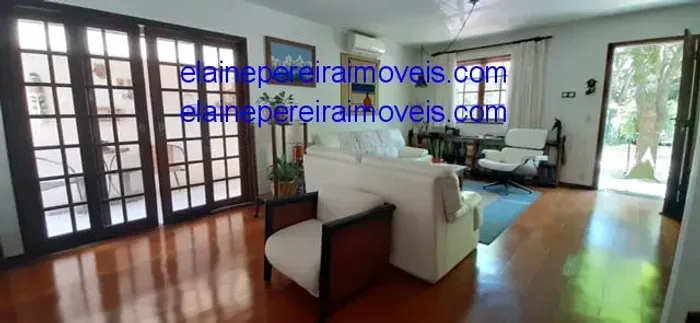 Metro Vila Sônia - Condomínio sobrado 300mtsAC - 4dts sd 3suite 4 vagas- quintal -R$ 1400.