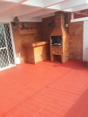 EXCELENTE DUPLEX NA TIJUCA COM 3 QUARTOS, DUAS VAGAS NA GARAGEM E TOTALMENTE REFORMADO