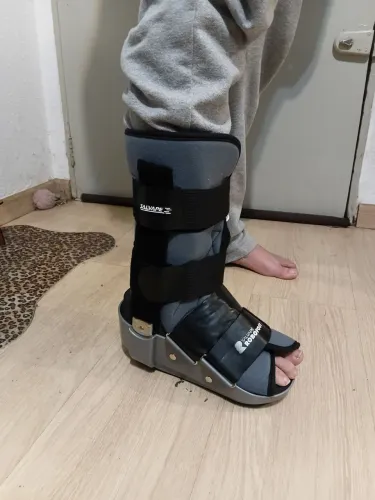Vendo uma bota imobilizadora salvape robofoot original