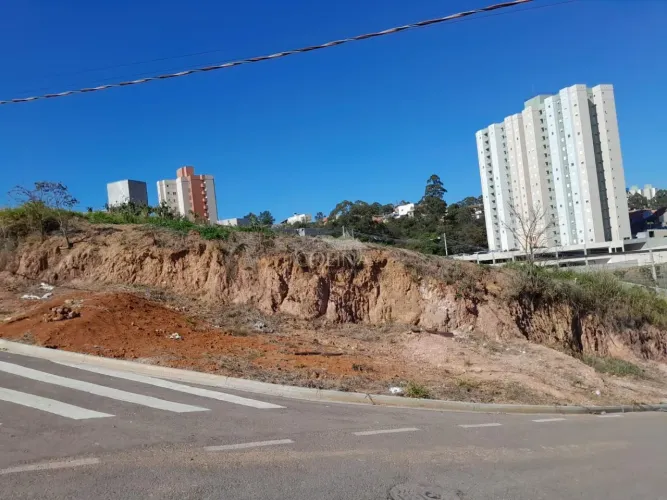 Terreno à venda no Parque Petrópolis em Várzea Paulista/SP