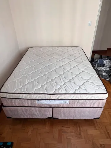 CAMA CASAL
