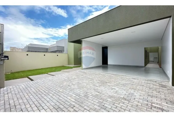 Casa de Alto Padrão com 3 Suítes em um dos Bairros mais desejados de Tangará da Serra