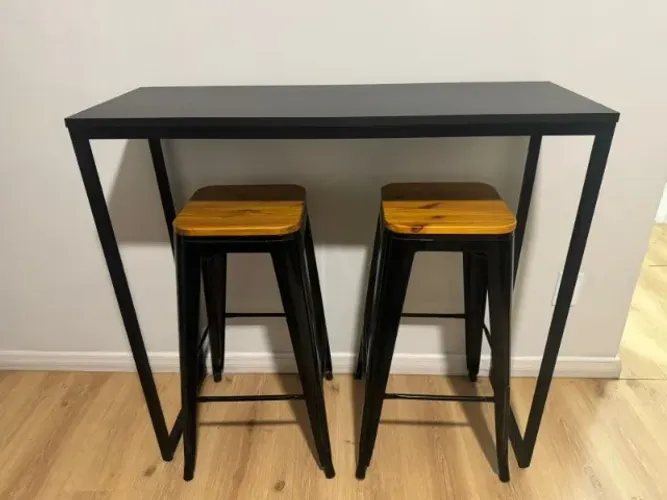 Mesa industrial + 2 banquetas