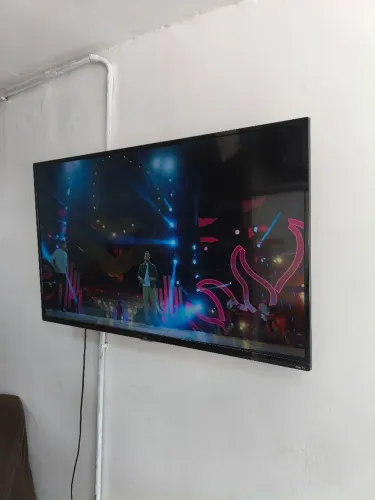 Smart TV TCL 43" LED Roku TV