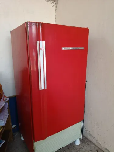 Geladeira Frigidaire vintage funcionando