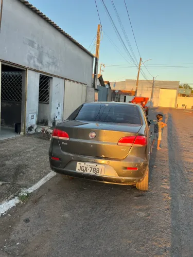 Fiat Siena HLX 1.8 MPI Flex 8V 4P 2009