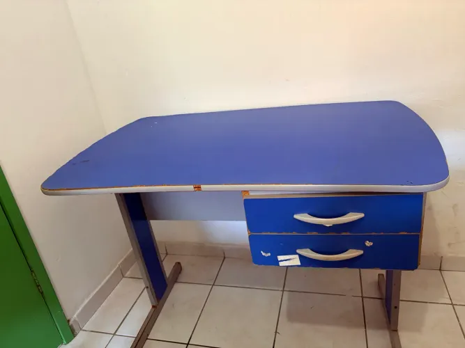 Vendo escrivaninha